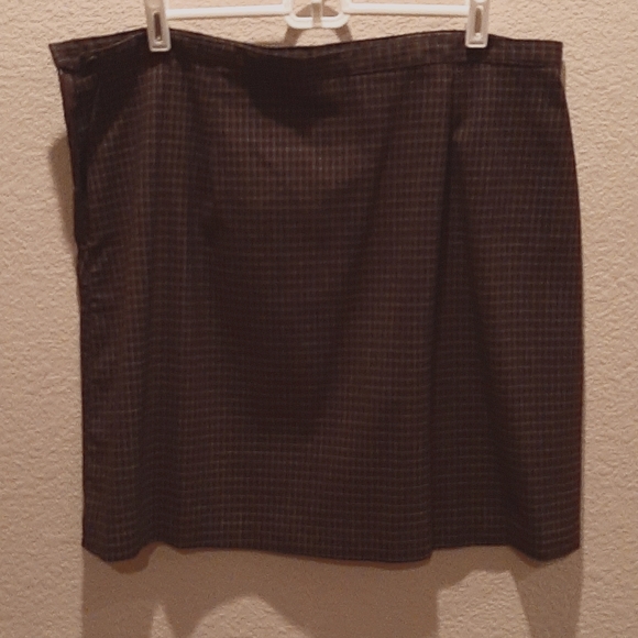 Skirt - Picture 1 of 4